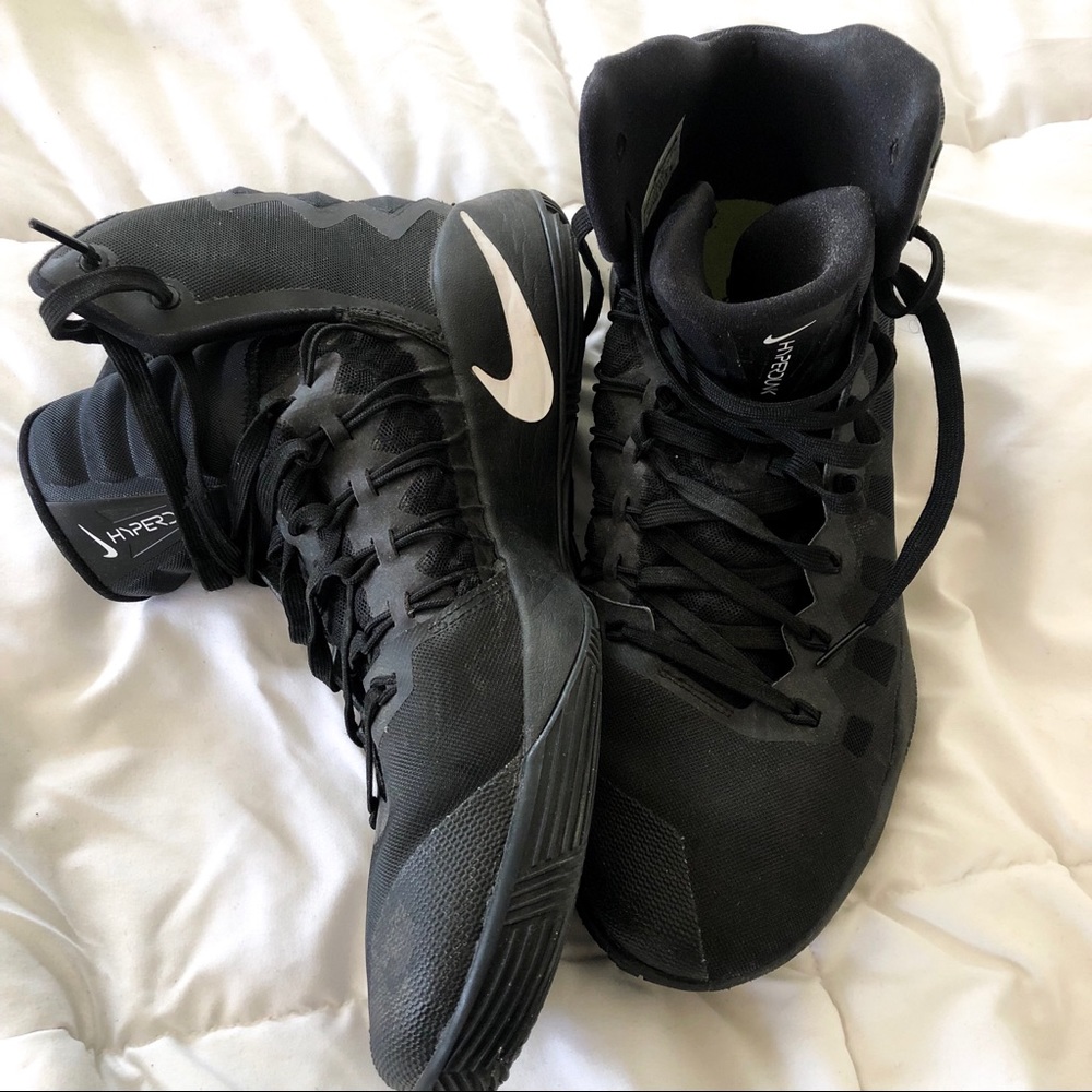 Black Men’s Nike Zoom Hyperdunk Basketball Shoes